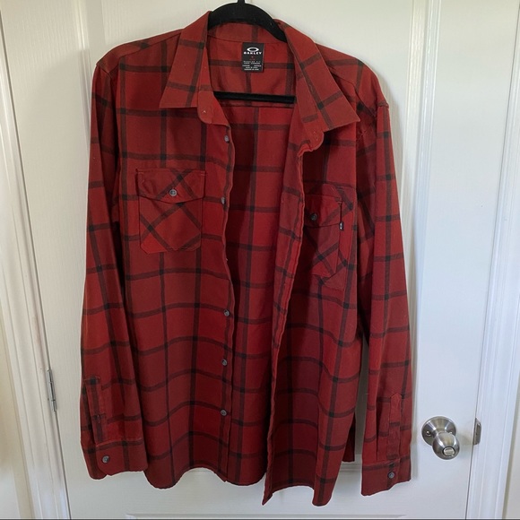 Oakley Long Sleeve Button Up Shirt - Picture 1 of 3